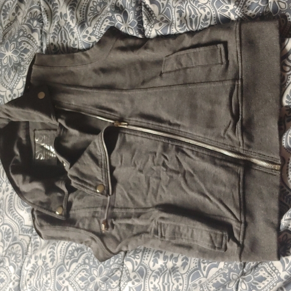 Medium adorable grey vest - Picture 1 of 1